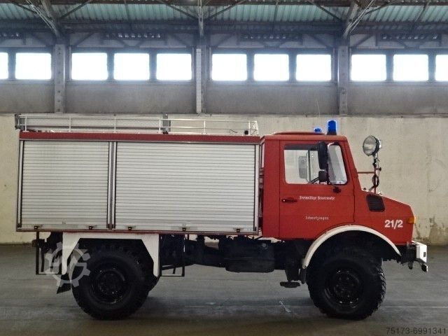 Feuerwehrfahrzeug UNIMOG U1300L FeuerwehrLöschfahrzeug