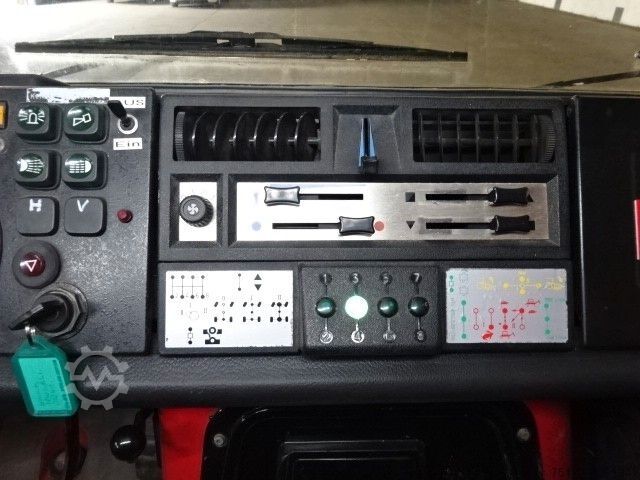 Feuerwehrfahrzeug UNIMOG U1300L FeuerwehrLöschfahrzeug