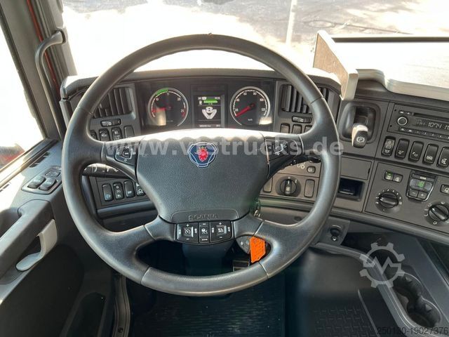 Cattle truck SCANIA R520 V8 4x2 Blatt/Luft KA-BA 3-Stock m. Hubdach