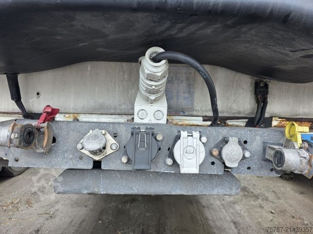 Reefer semitrailer SCHMITZ CARGOBULL Tiefkühler, 3 Kammern, Lift, LBW, SCB*S3B