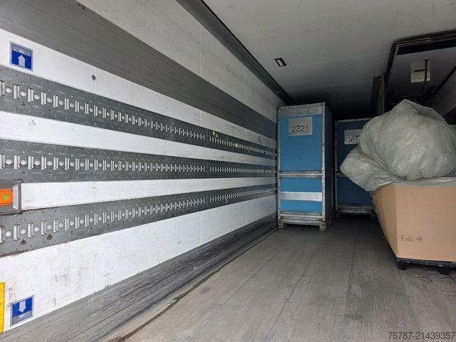 Reefer semitrailer SCHMITZ CARGOBULL Tiefkühler, 3 Kammern, Lift, LBW, SCB*S3B