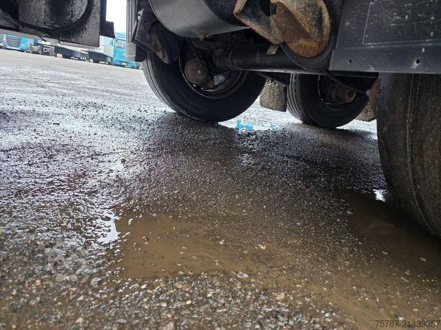 Reefer semitrailer SCHMITZ CARGOBULL Tiefkühler, 3 Kammern, Lift, LBW, SCB*S3B