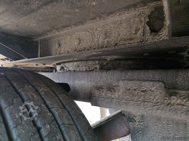 Reefer semitrailer SCHMITZ CARGOBULL Tiefkühler, 3 Kammern, Lift, LBW, SCB*S3B