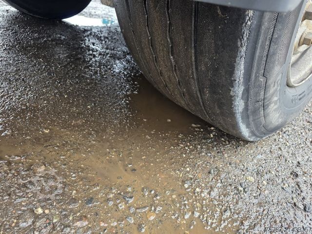 Reefer semitrailer SCHMITZ CARGOBULL Tiefkühler, 3 Kammern, Lift, LBW, SCB*S3B