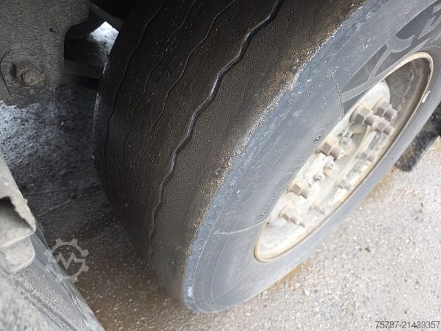 Reefer semitrailer SCHMITZ CARGOBULL Tiefkühler, 3 Kammern, Lift, LBW, SCB*S3B