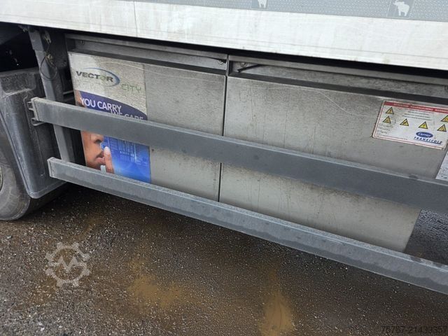 Reefer semitrailer SCHMITZ CARGOBULL Tiefkühler, 3 Kammern, Lift, LBW, SCB*S3B