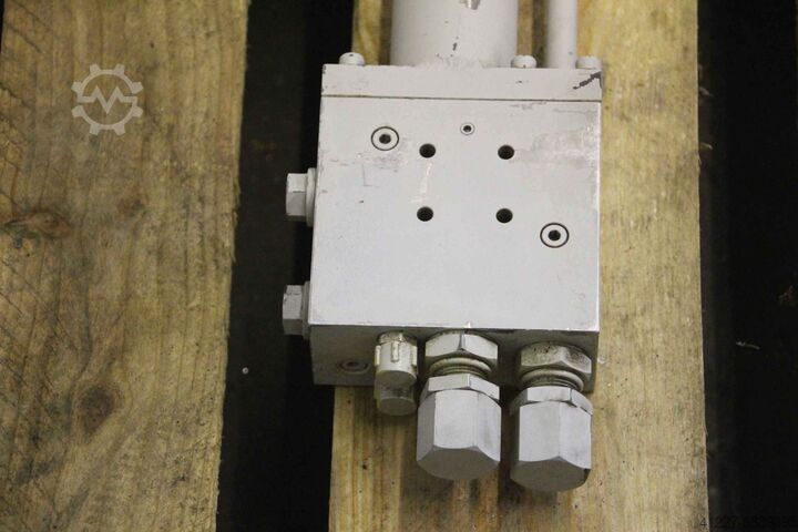 Hidrolik silindir GSL German Standard Lift D040025-Z2  Hub 1590 mm