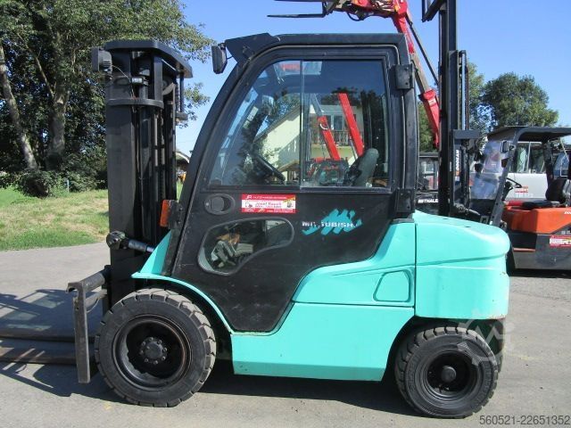 Dieselstapler Mitsubishi FD30N - Zinkenversteller + Seitenschieber