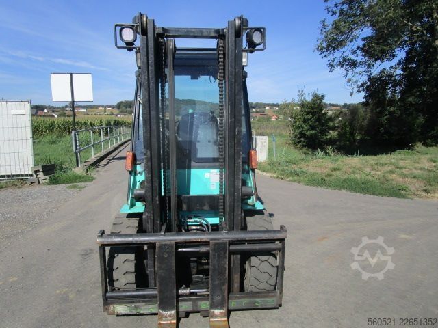 Dieselstapler Mitsubishi FD30N - Zinkenversteller + Seitenschieber