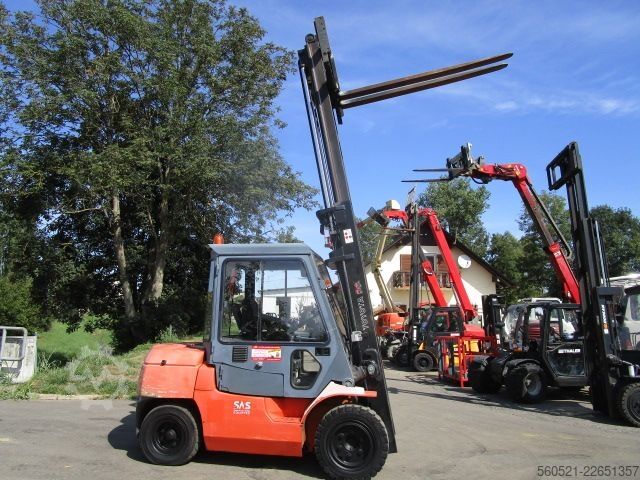 Dieselstapler Toyota 3,5 Ton. - Zinkenversteller + Seitenschieber