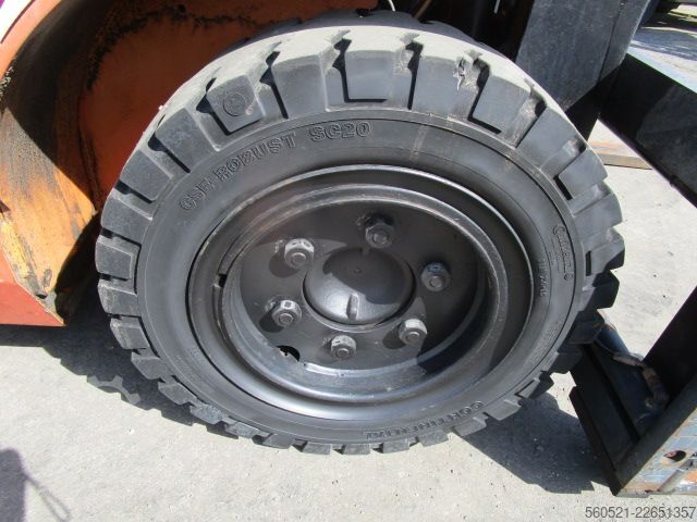 Dieselstapler Toyota 3,5 Ton. - Zinkenversteller + Seitenschieber