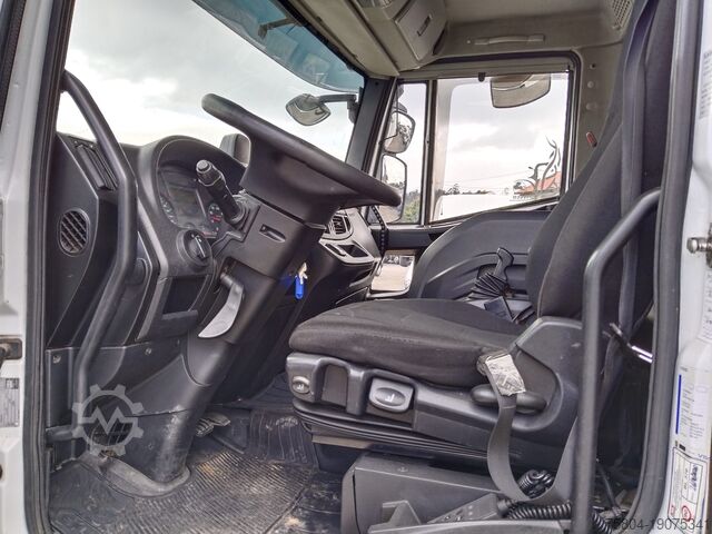 Camião de caixa fechada Iveco ML120E25