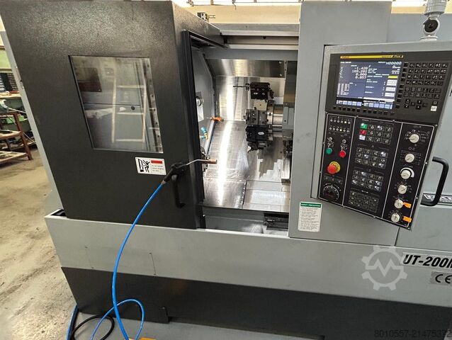 CNC eszterga Accuway Machinery UT200-M