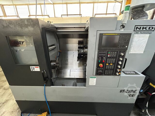 CNC eszterga Accuway Machinery UT200-M