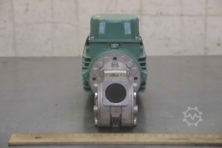 Motorreductor: 0,09 kW 138 rpm Varvel SRS02810G314