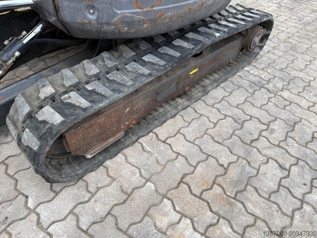 Minigrävare BOBCAT E26 / 2016 BJ / 3 x Löffel