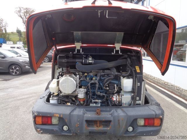 Chargeuse sur pneus KUBOTA R085 SW + Klappschaufel + Gabeln