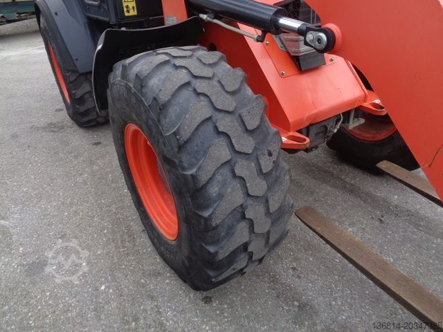 Chargeuse sur pneus KUBOTA R085 SW + Klappschaufel + Gabeln