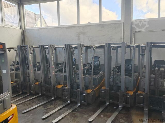 Électrique – 4 roues Jungheinrich EFG320 (PACKAGE x 5pc) no battery