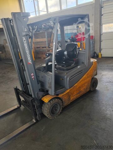 Électrique – 4 roues Jungheinrich EFG320 (PACKAGE x 5pc) no battery