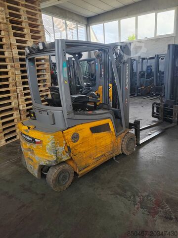 Électrique – 4 roues Jungheinrich EFG320 (PACKAGE x 5pc) no battery