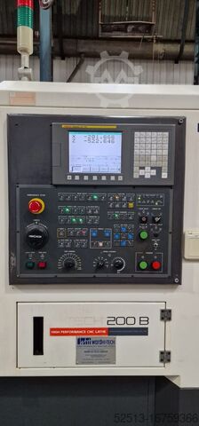 CNC draai- en freescentrum HWACHEON HI- TECH 200B