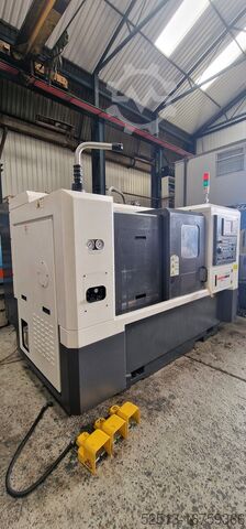 CNC draai- en freescentrum HWACHEON HI- TECH 200B
