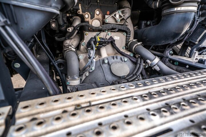 Estándar-SZM MAN TGX 18.470 BL SA +ADR+INTARDER