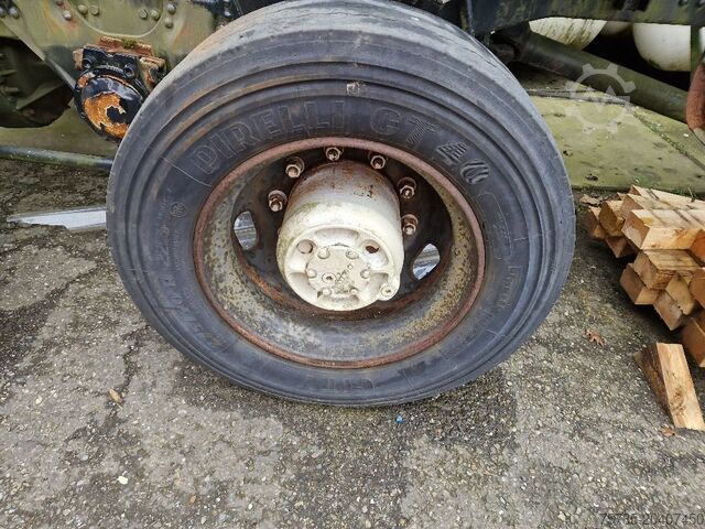 Chassis met cabine VOLVO N10 6x6