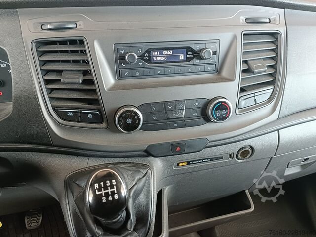 Box van Ford Transit Cassone