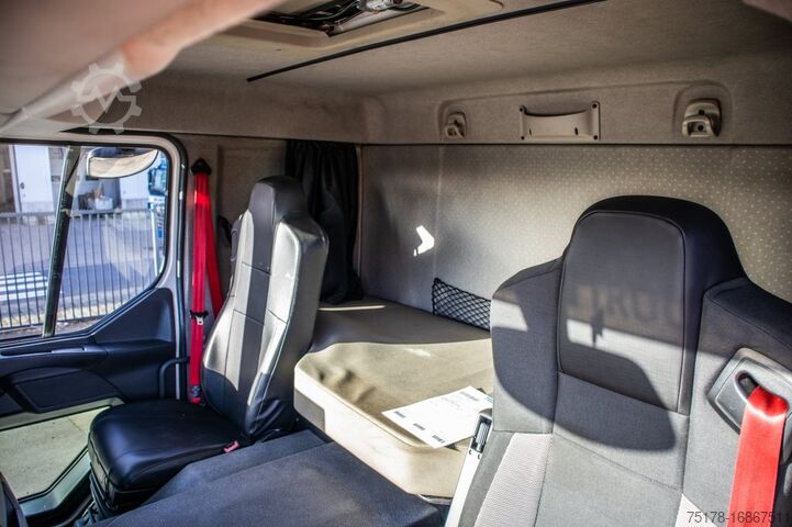 Μεταφορά σε ψύξη/κατάψυξη RENAULT D 330 -CARRIER SUPRA 850-Vlees/Meat/Viande/Fleisch