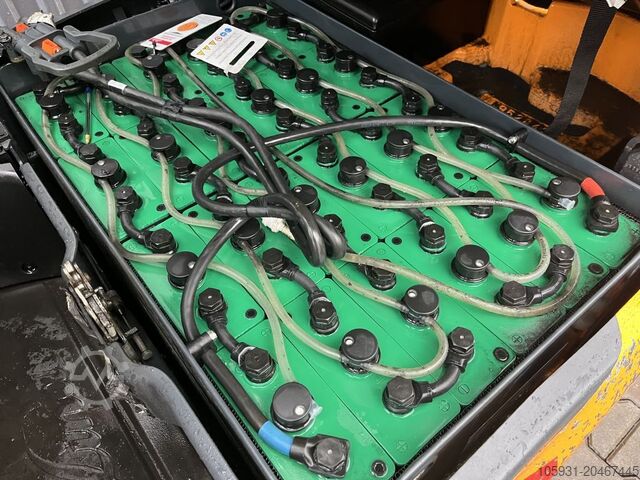 Elektrische vorkheftruck 3 wielen Linde E14-02