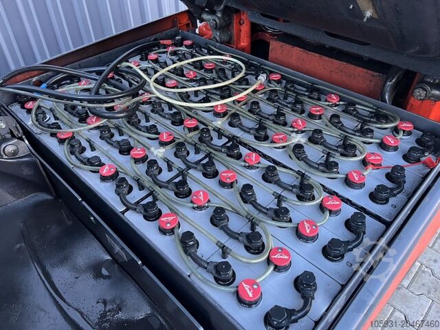 Elektrische vorkheftruck met 4 wielen Linde E25-01