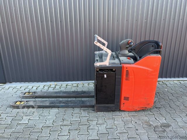 Vrachtwagen met laag hefvermogen Linde T20SP-02