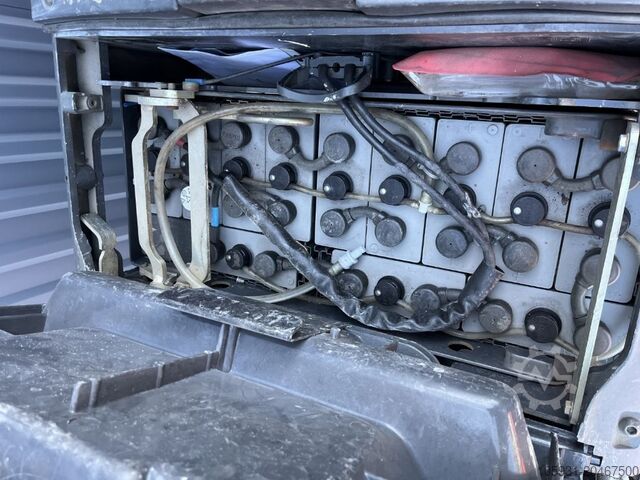 Stand-on stacker Linde L12LHP