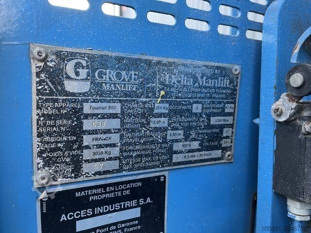 Teleskopická stožárová plošina Grove Toucan860