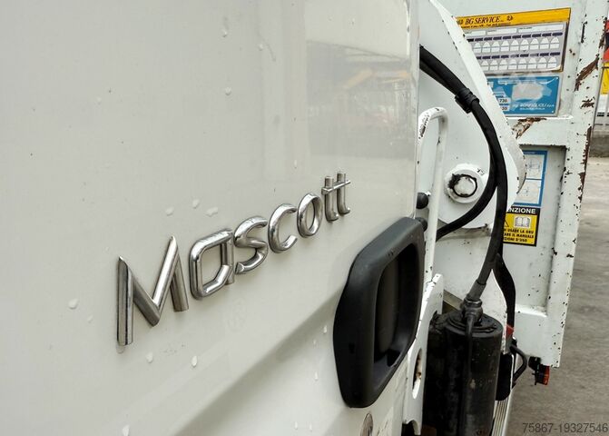 Vrachtwagen met vaste laadbak Renault MASCOTT 150