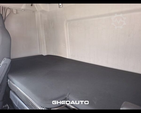 Standard tractor unit IVECO TRATTORE STRADALE IVECO STRALIS 460 LNG METANO