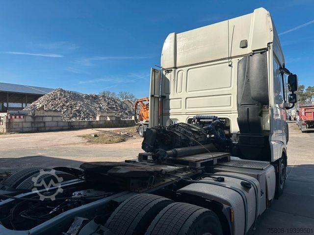 Volymdragbil DAF XF530 XLOW Verstellbare Kupplung
