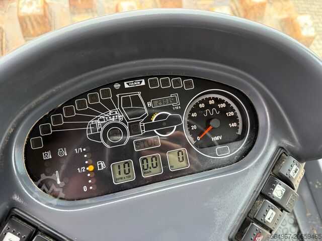 Komprimator med én tromle HAMM 3520 HT P Stampffuß Walzenzug Klima