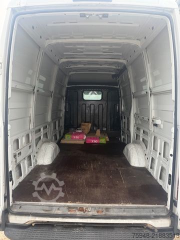 Højt tag varevogn IVECO o4.Tüv 07/2026