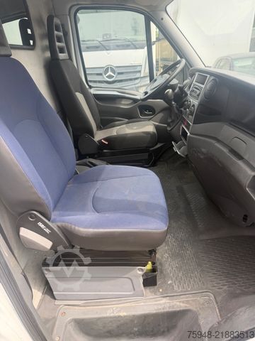 Højt tag varevogn IVECO o4.Tüv 07/2026