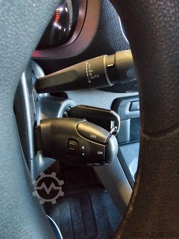 Bestelwagen OPEL Vivaro Kasten Edition L Sortimo 180°Kamera DAB
