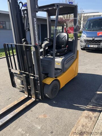 Elektrikli – 3 tekerlekli Jungheinrich EFG215 Li-ion /3.3m/ 5799h