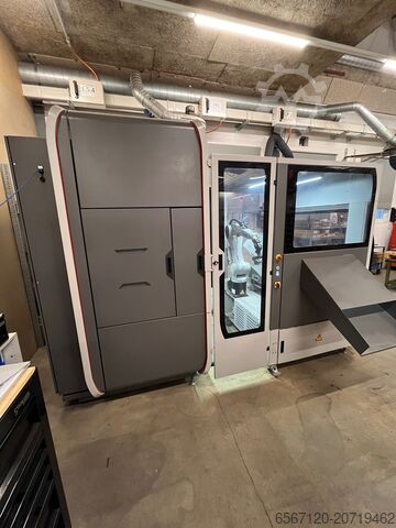 Kantpress med hanteringsrobot BYSTRONIC + KUKA Xpert 40/1030 + KR10R 1100 sixx