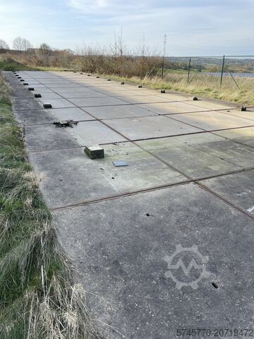 Parti med betonfliser