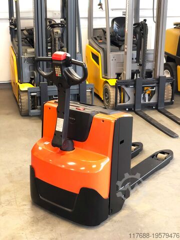 Lage heftruck voetganger Toyota LWE 180 - Service Neu - Nur 985 Std.