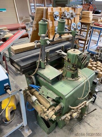 Beitelfreesmachine met zwenkbeitel Maka 09-5