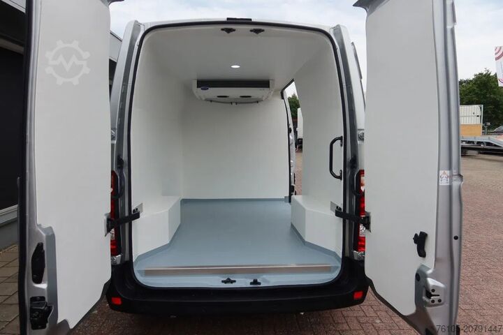Refrigerated/freezer transport (delivery van) Renault Master Red Edition 150 PK Carrier Xarios 350 Ko...