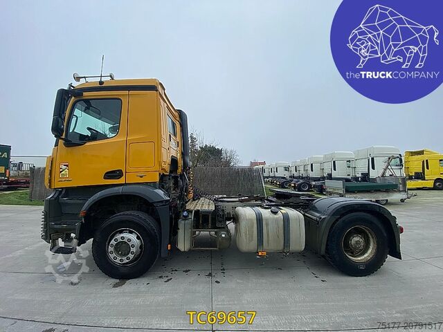 Estándar-SZM Mercedes-Benz Arocs 2048